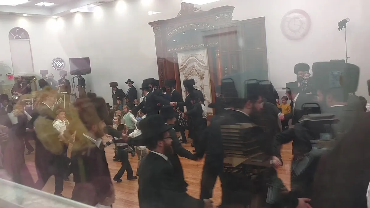 Radashitz Shul — photo 2