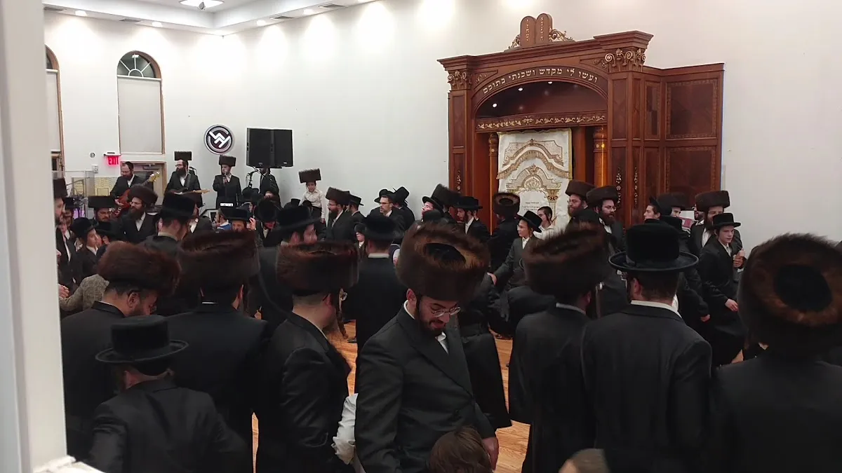 Radashitz Shul — photo 3