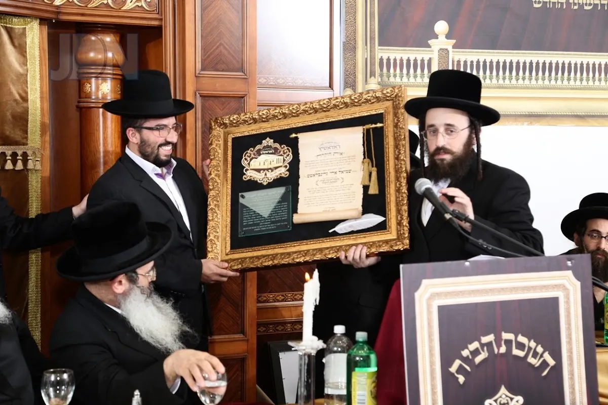 Radashitz Shul — photo 4