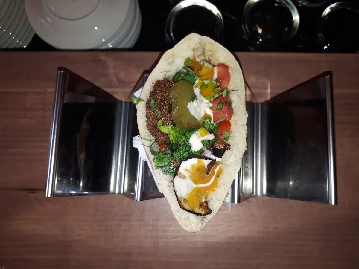 Hummus Yuvi Restaurant — foto 6