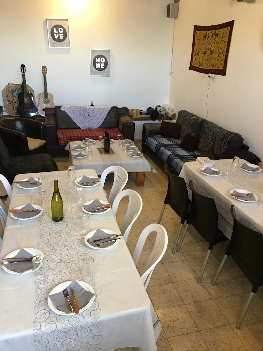 Hummus Yuvi Restaurant — foto 7