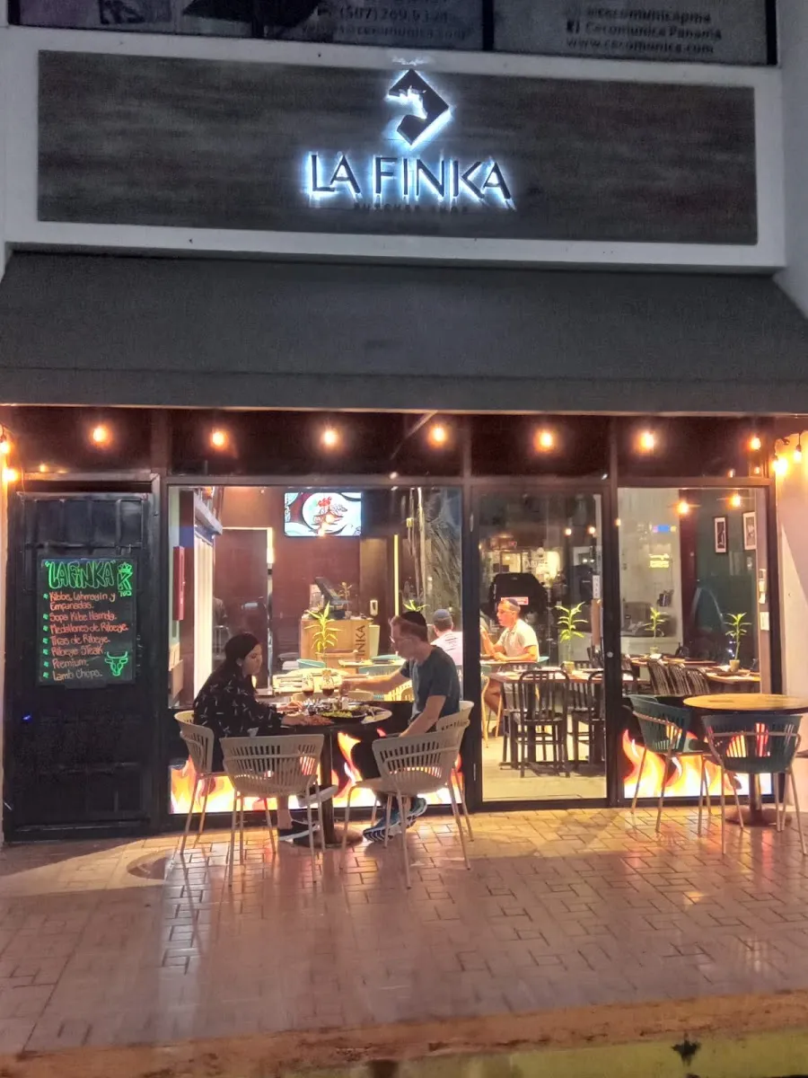 RESTAURANTE LA FINKA STEAKHOUSE — photo 9