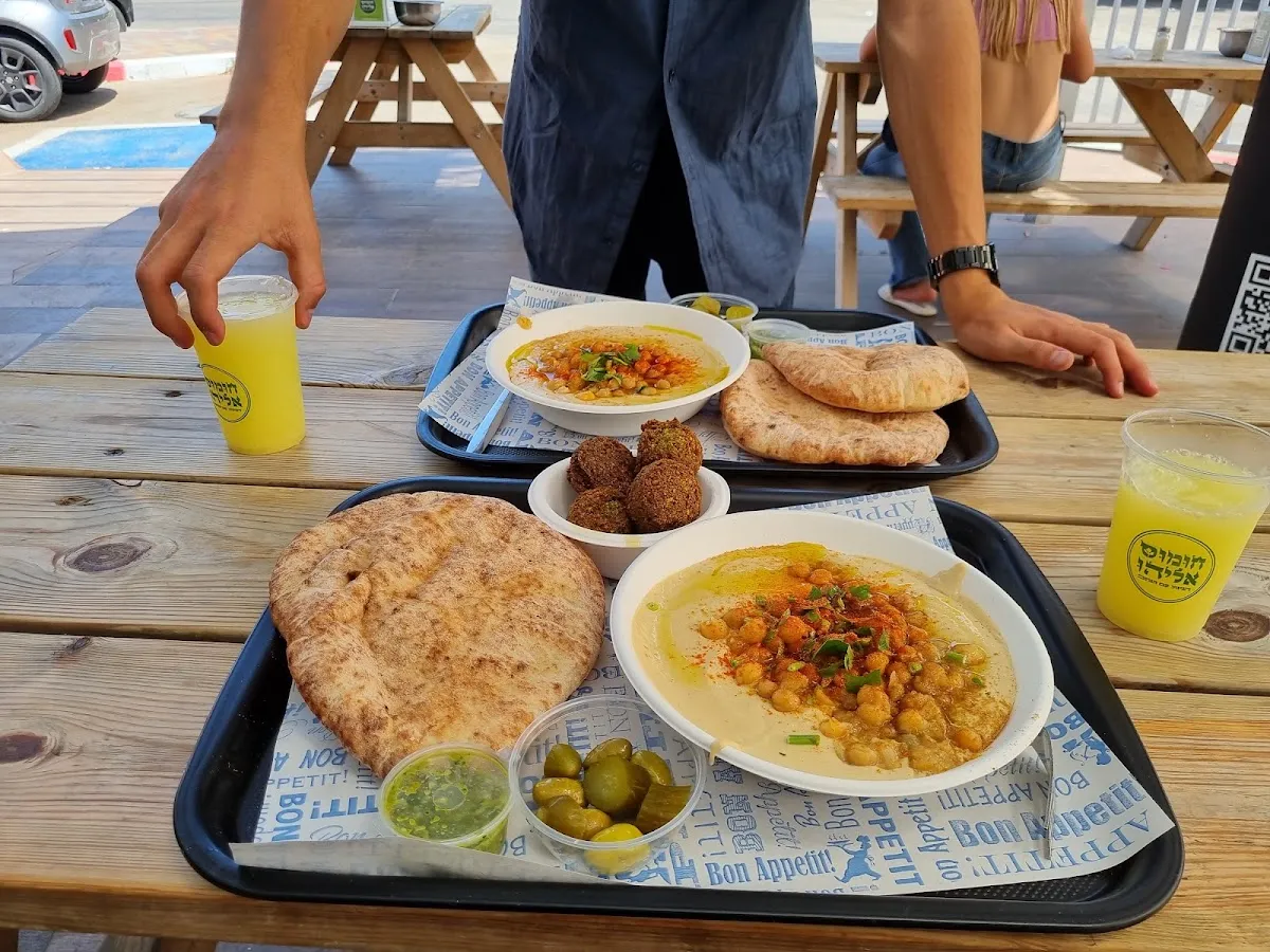 Hummus Eliyahu Gesher HaZiv — foto 5