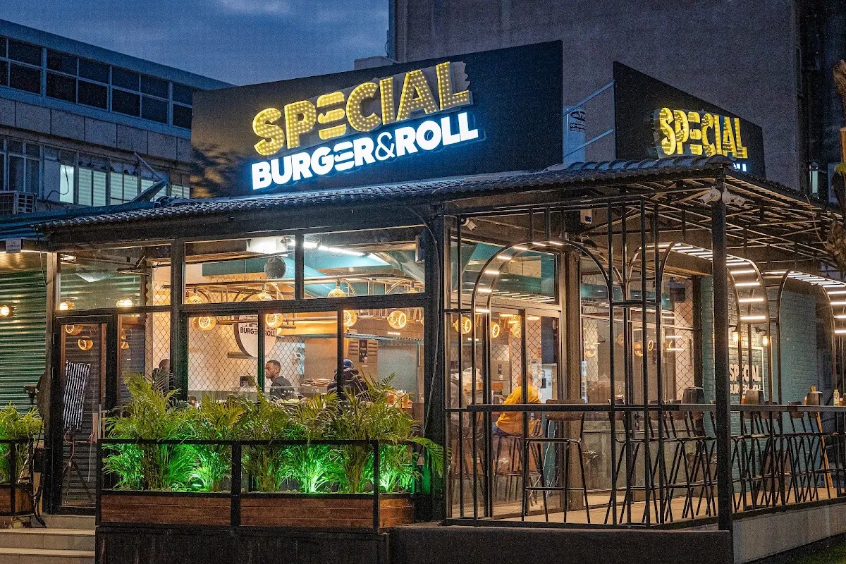 Special Burger & Roll