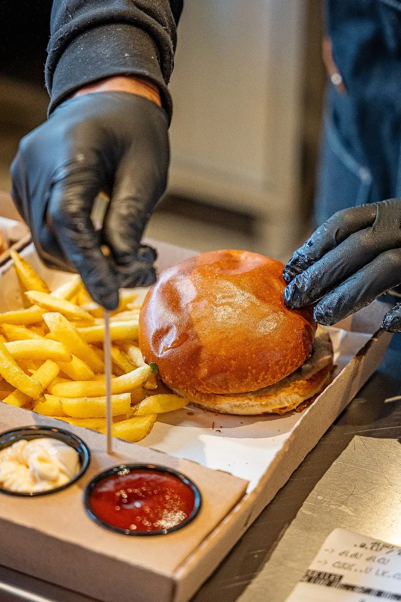 Special Burger & Roll — foto 7