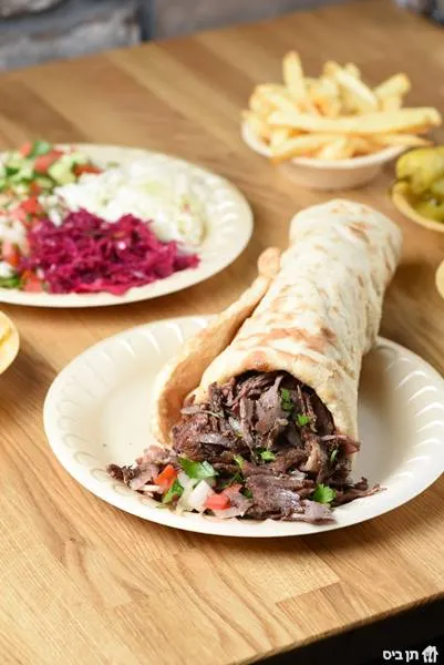 HaMishbe'a - Shawarma & Israeli Grill — foto 3