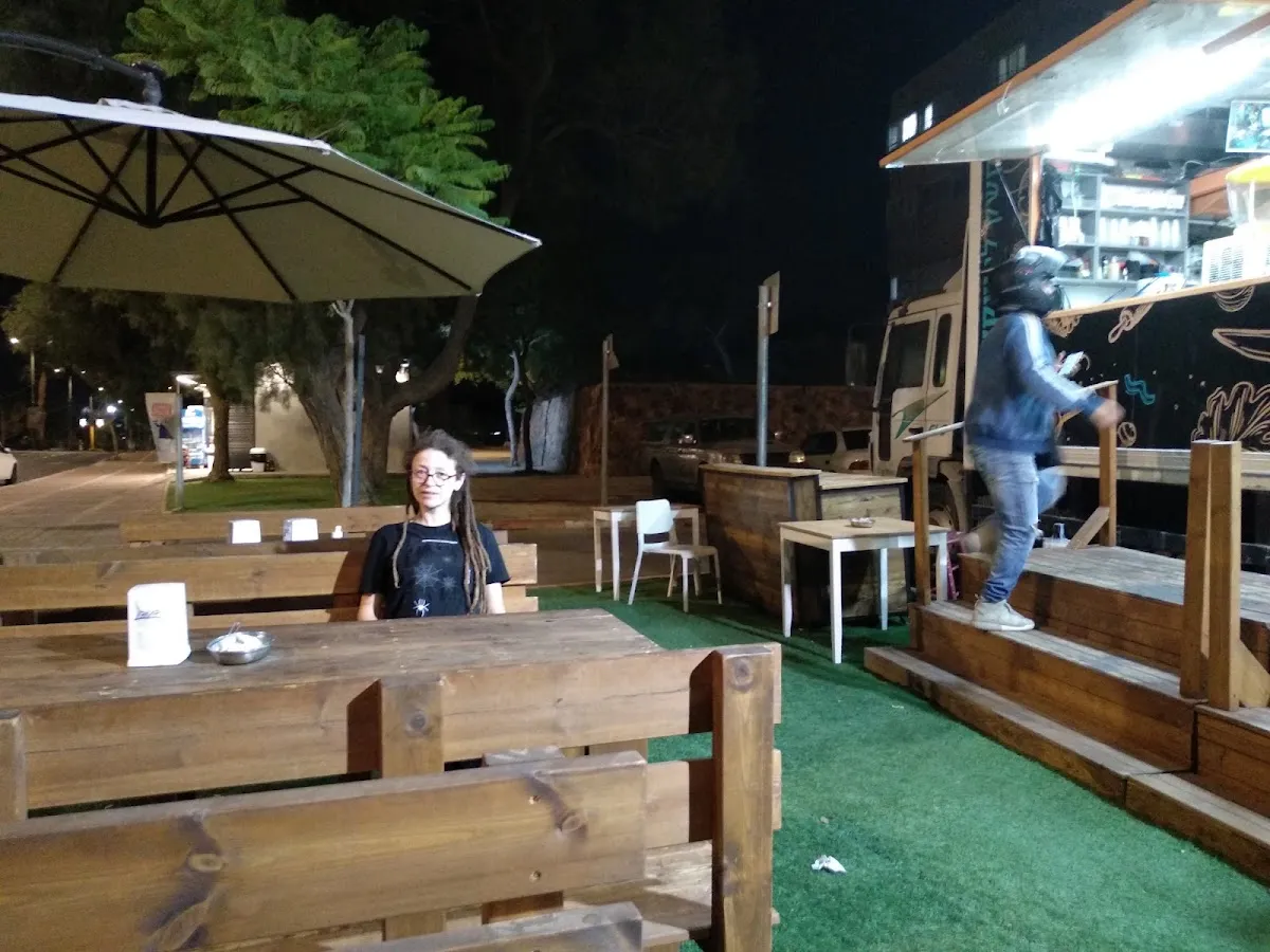 Hummus Colombo — foto 8