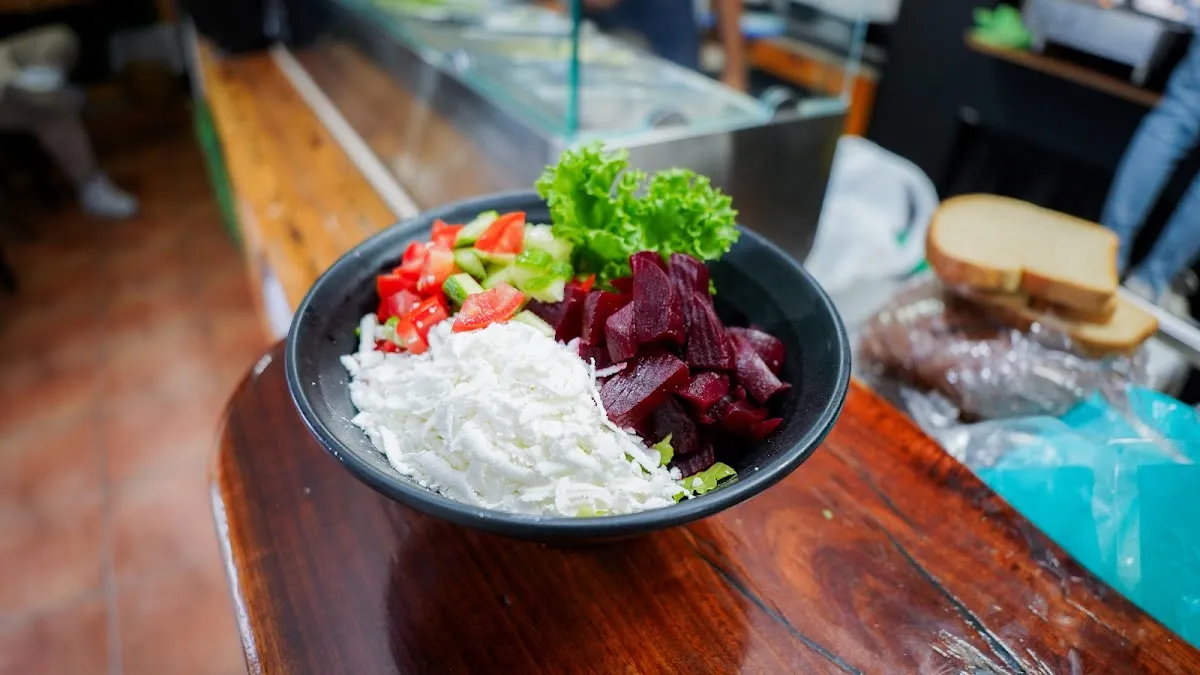 Tzarfati - Sandwiches & Salads — foto 9