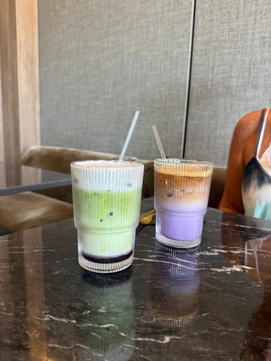 Revivo Cafe — photo 9