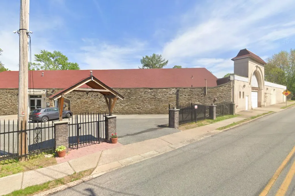 Ruchel and Shterna Mikva of Elkins Park — foto 3