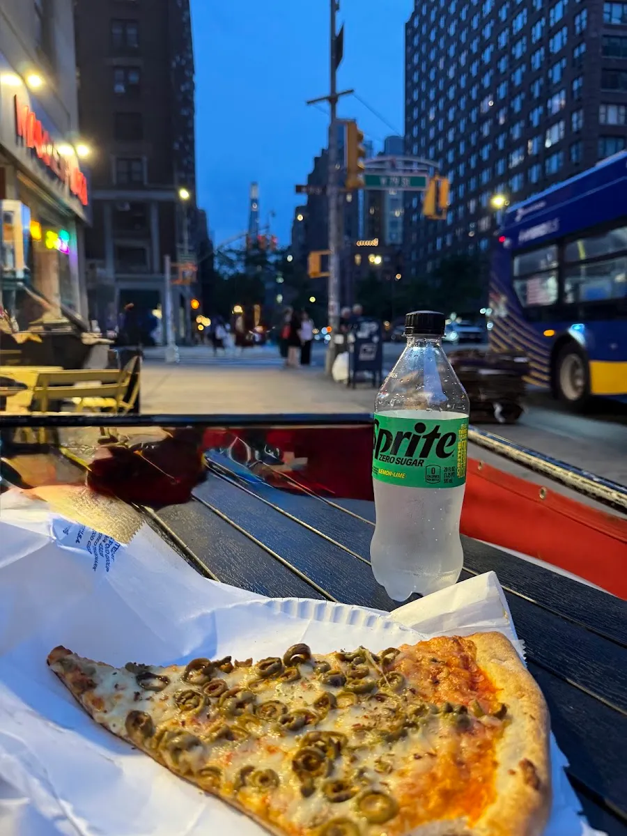 Sabas Pizza (Upper West Side) — foto 4