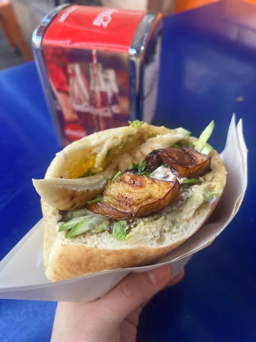Sabich HaSharon (Nachalat Binyamin) — photo 2