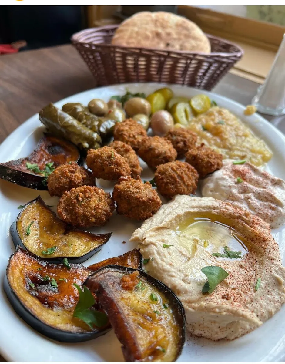 Sabra Grill — foto 3