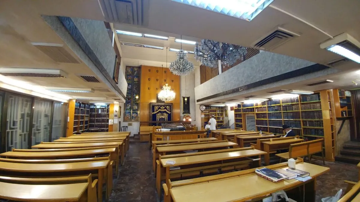 Sadigura Knesset Mordechai Synagogue — foto 3
