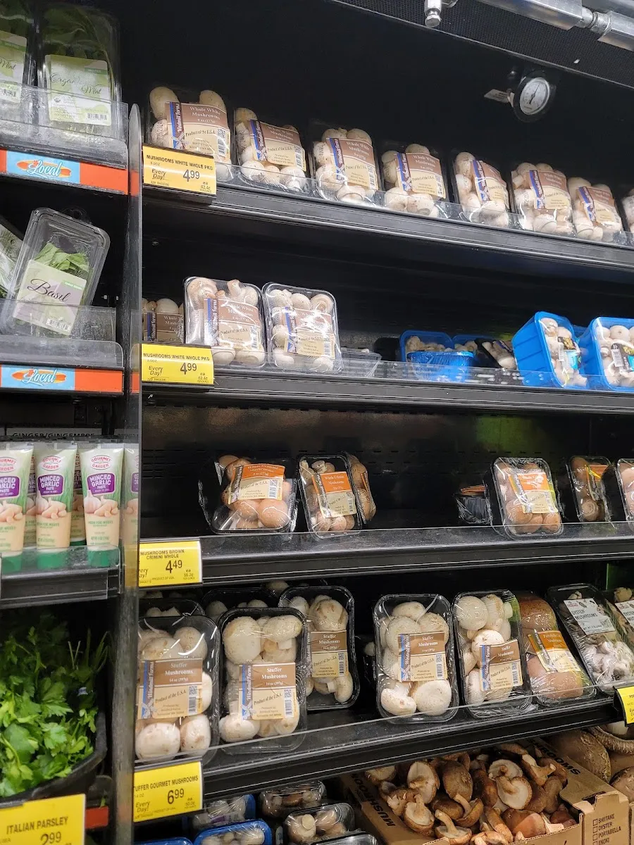 Safeway (Beretania) — photo 7