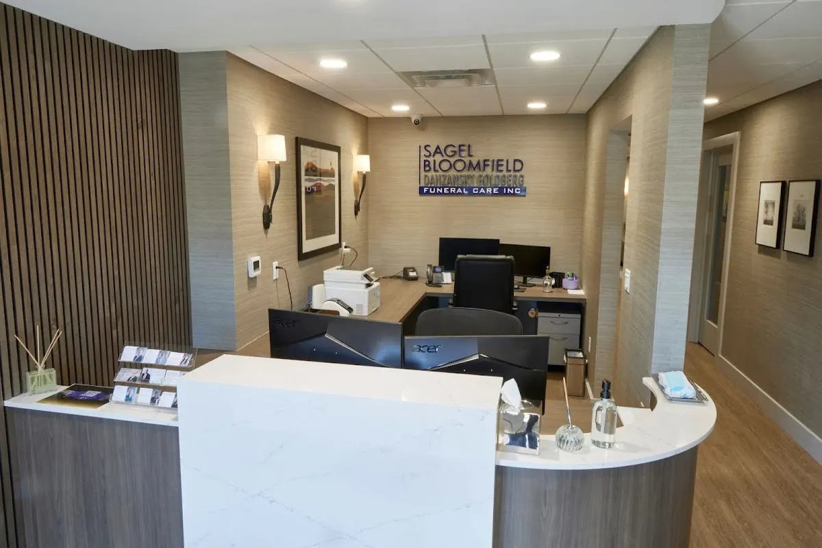 Sagel Bloomfield Danzansky Goldberg Funeral Care Inc — foto 8