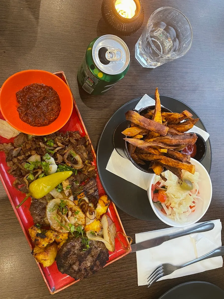 Samis Restaurant — foto 8