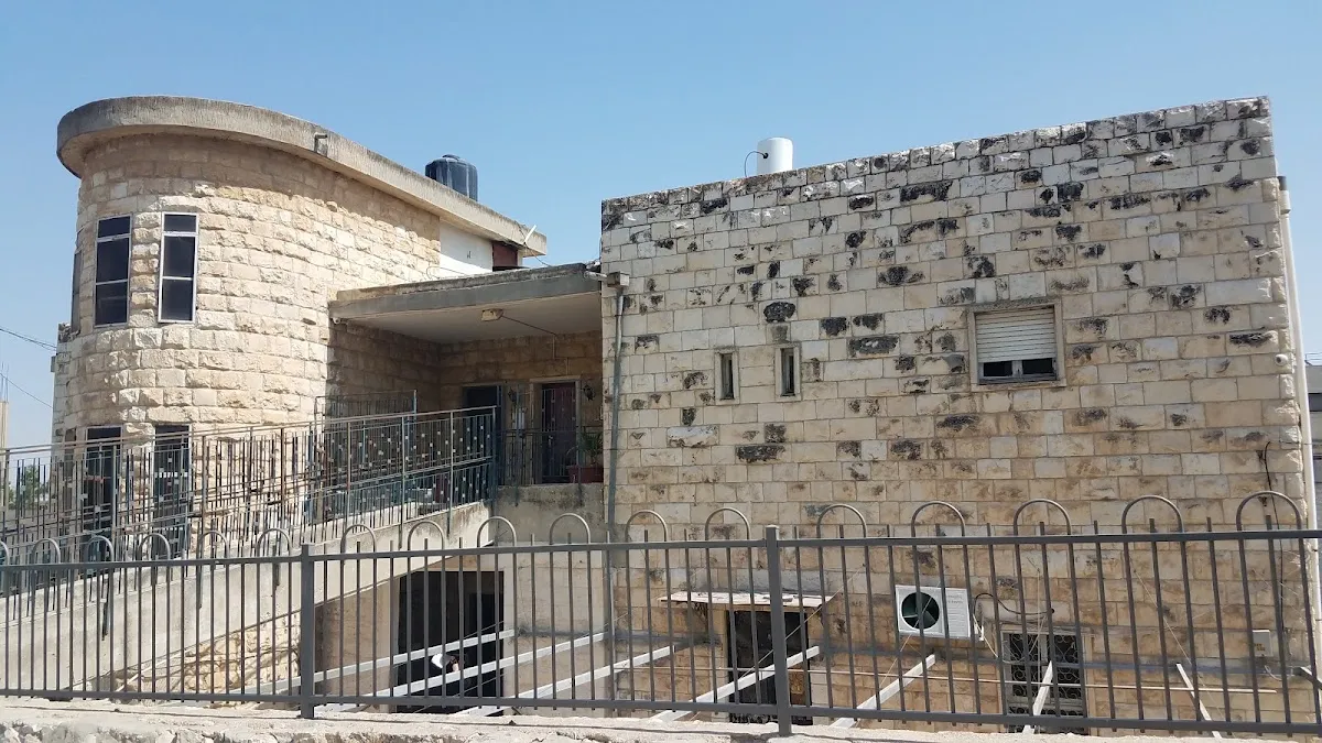 Sanz Synagogue (Rabbi Weiss) — foto 3