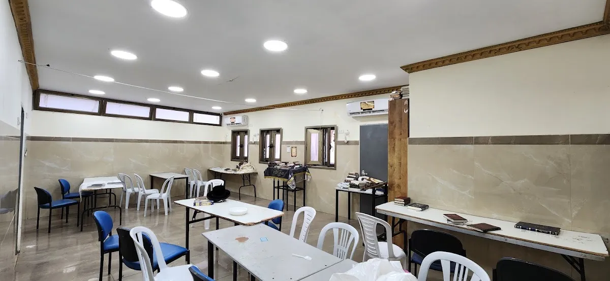 Sanz Zmigrod Synagogue — foto 2