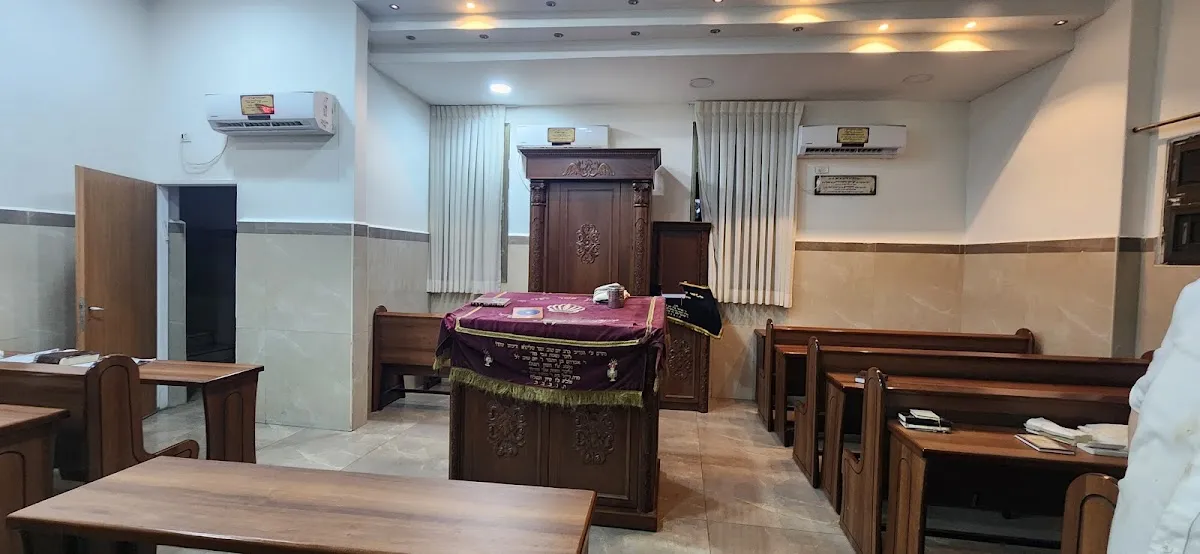 Sanz Zmigrod Synagogue — foto 3
