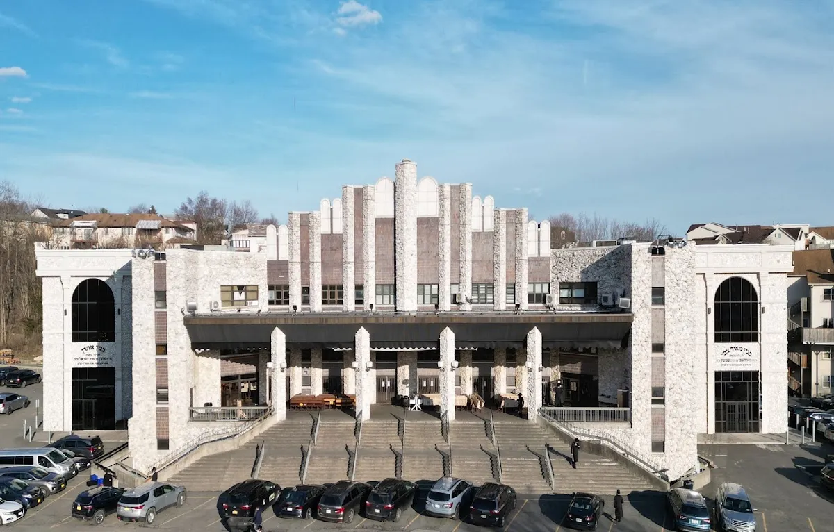 Satmar Main Shul