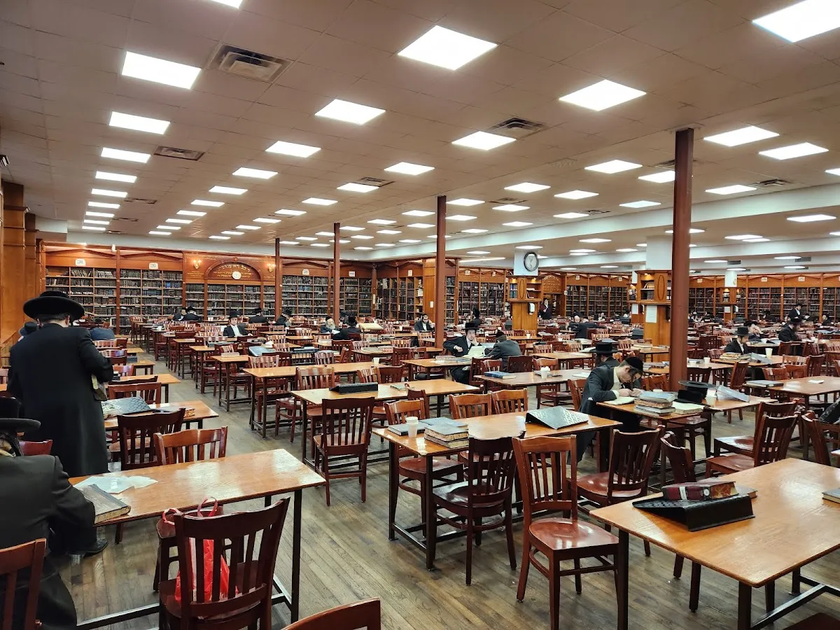 Satmar Main Shul — foto 7