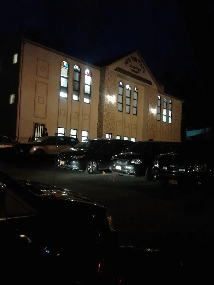 Satmar Ohel Figah Drubige Shul — foto 8
