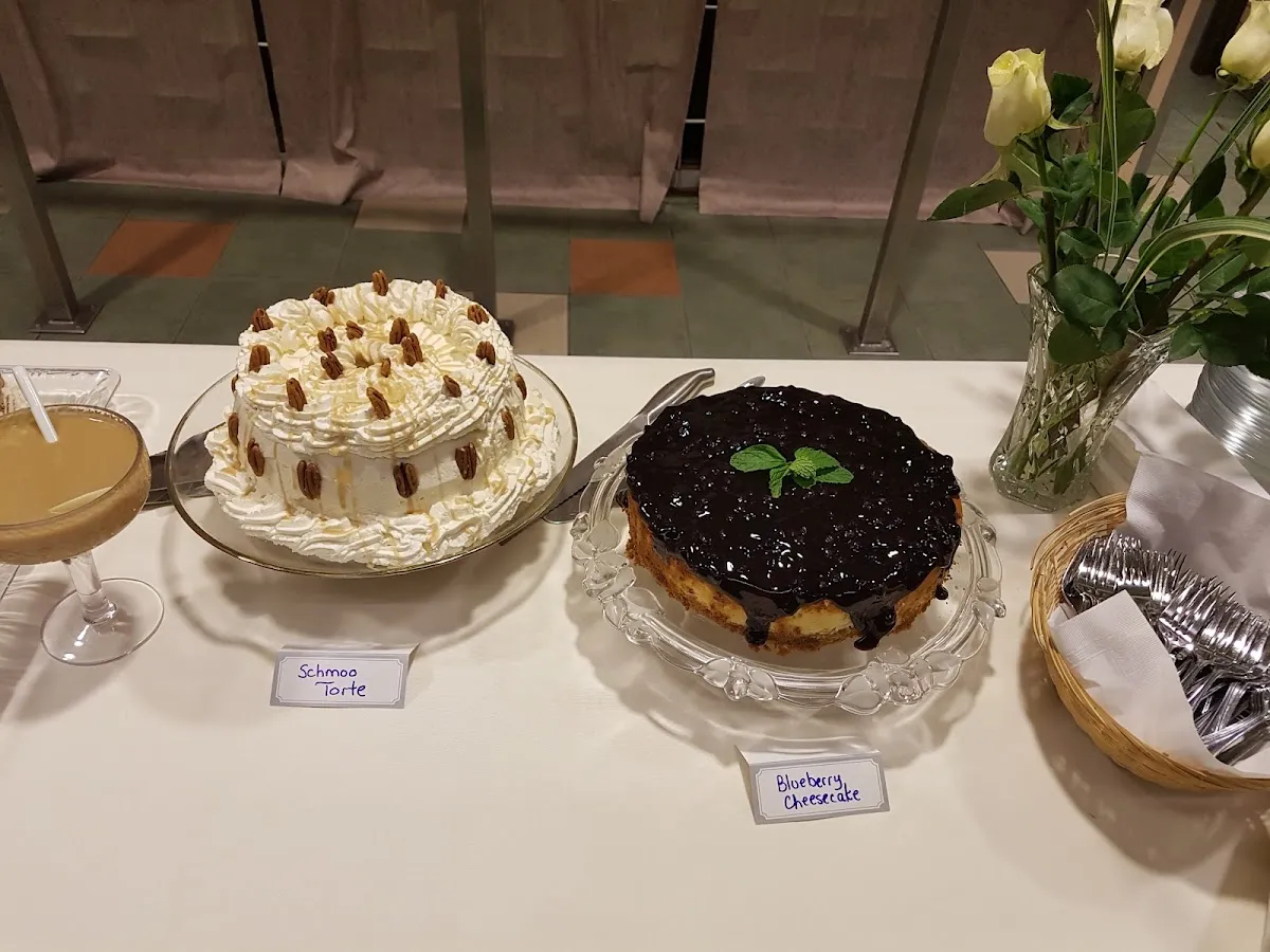 Schmoozers Cafe — photo 3