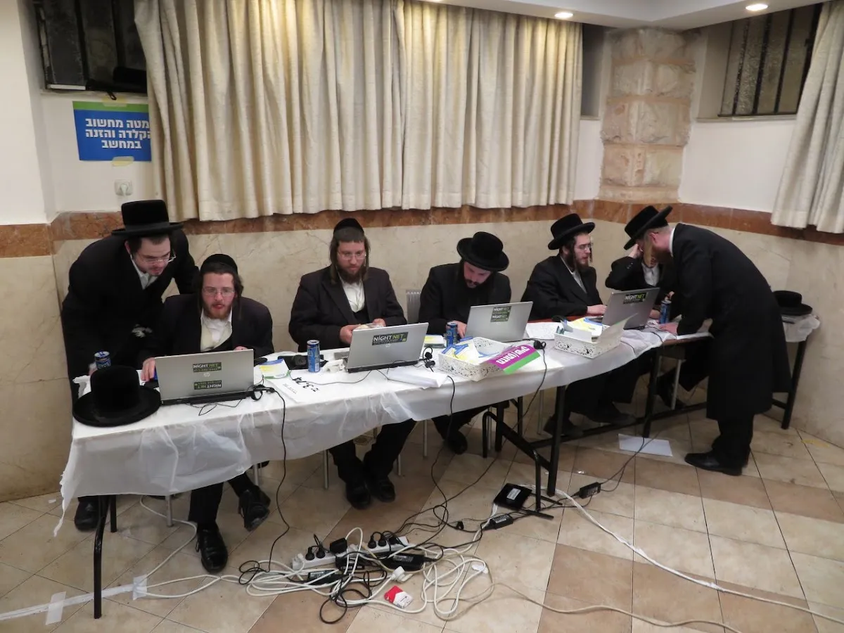 School Bais Yosef Tzvi Dushinsky — foto 8