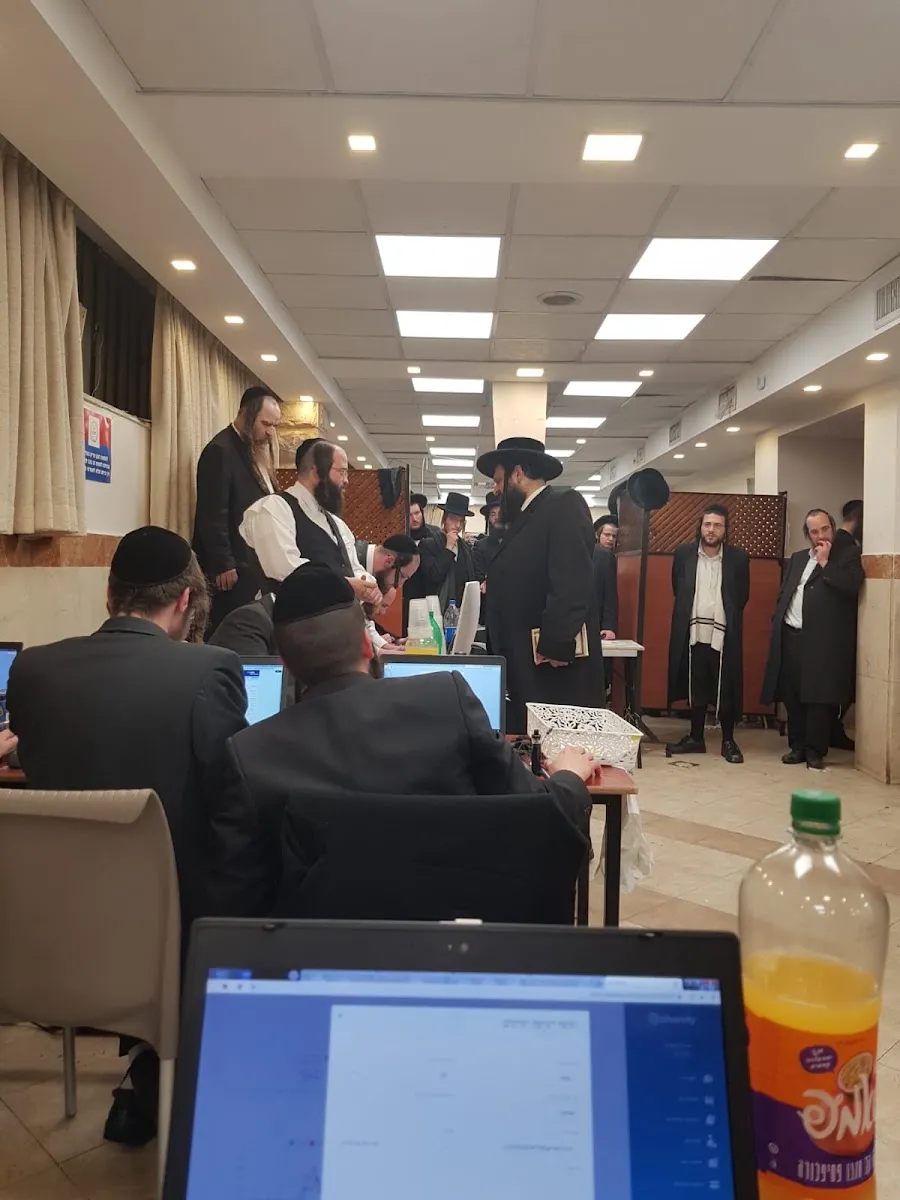 School Bais Yosef Tzvi Dushinsky — foto 10