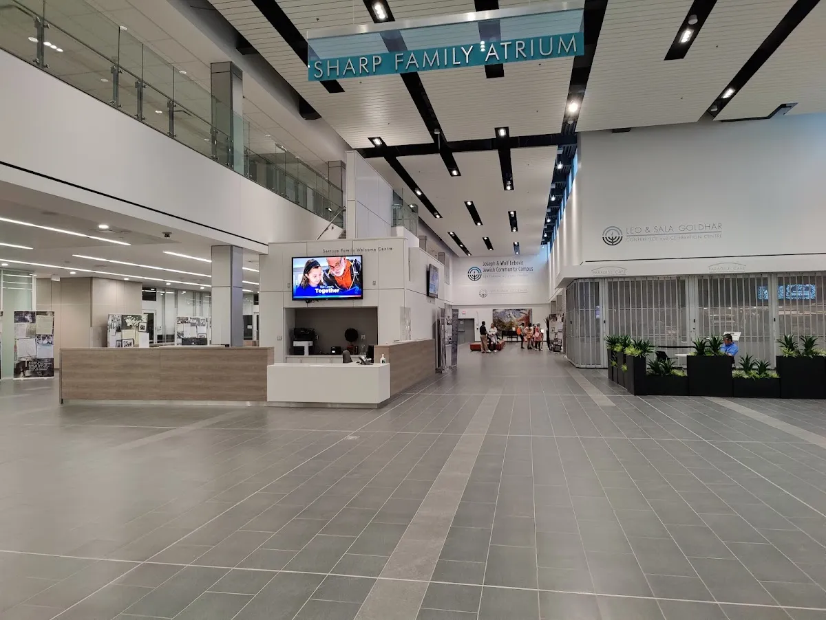 Schwartz/Reisman Centre — foto 10