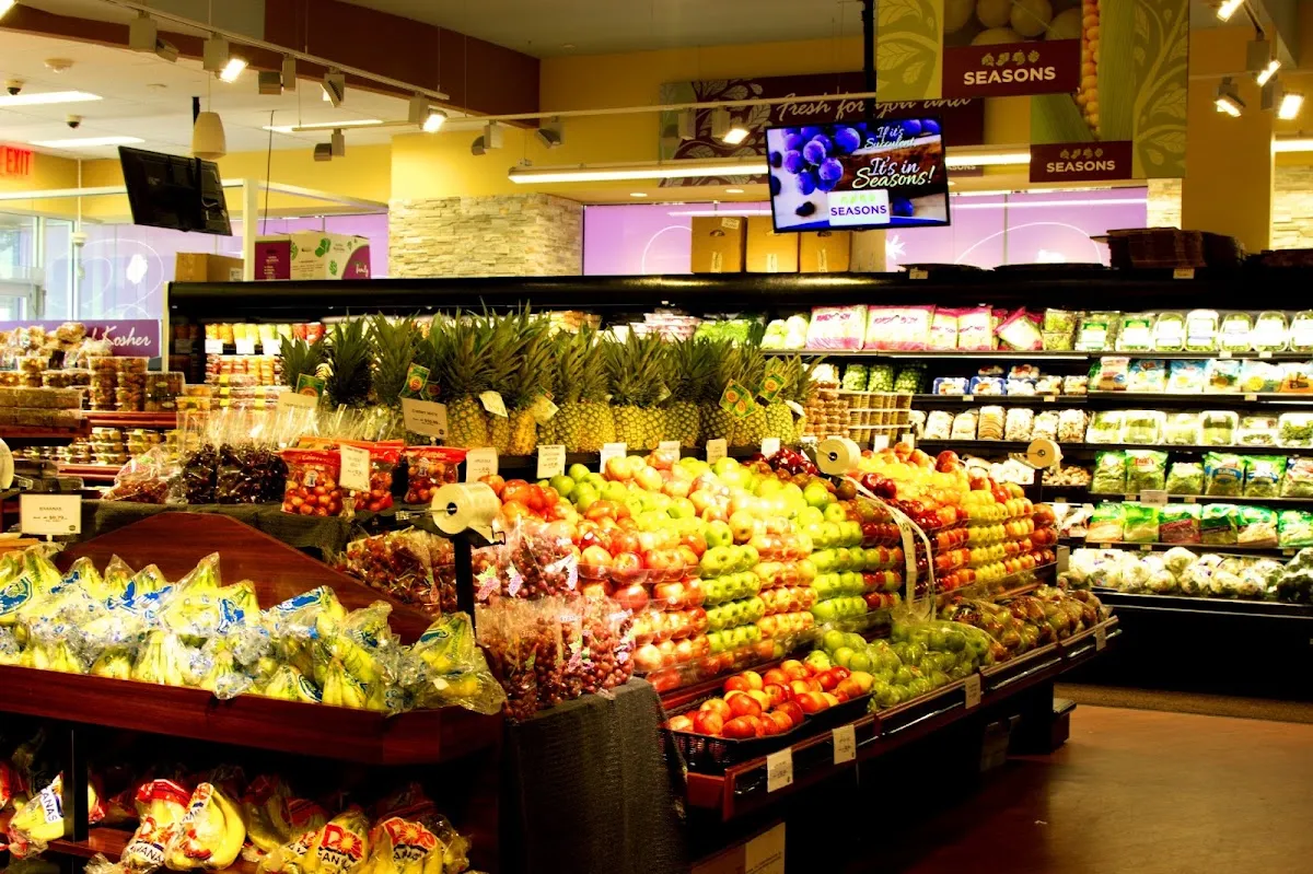 Seasons Lawrence - Kosher Supermarket — foto 2
