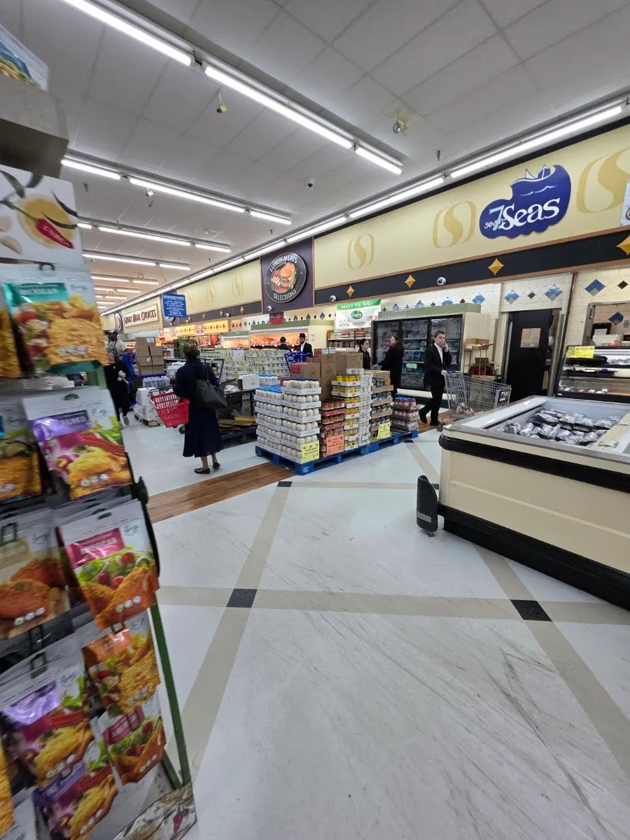 Seven Mile Market — photo 3