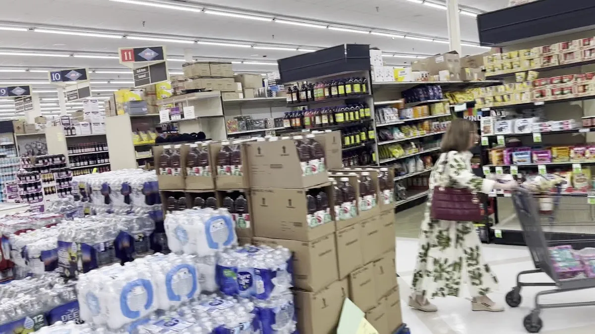 Seven Mile Market — photo 6