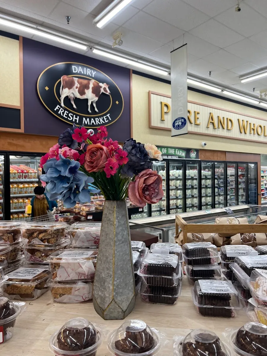 Seven Mile Market — photo 7