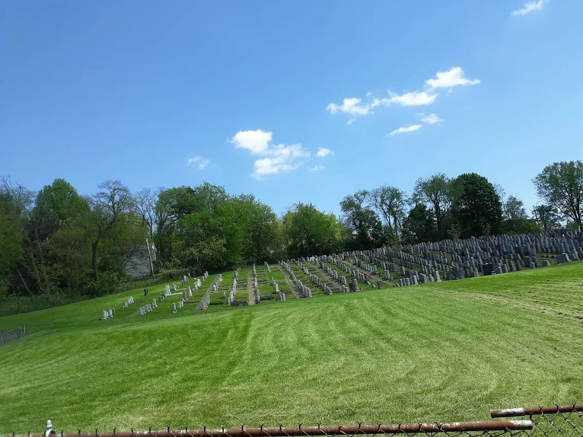 Shaare Torah Cemetery