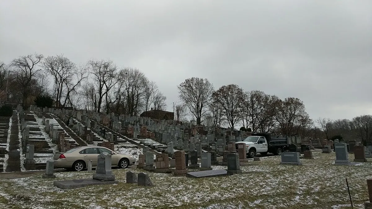 Shaare Torah Cemetery — foto 3