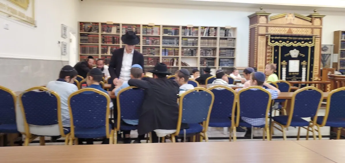 Shaarei Geula Chabad Synagogue — foto 6