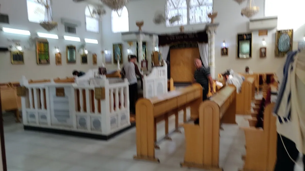 Shaarei Tzedek synagogue — foto 2