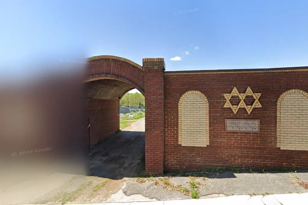 Shaarei Zion Cemetery