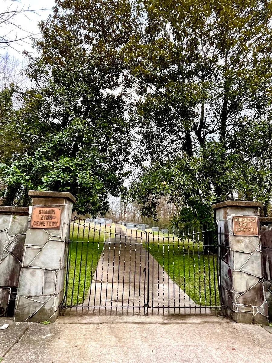 Shaari Zion Workmen's Circle Cemetery — foto 2