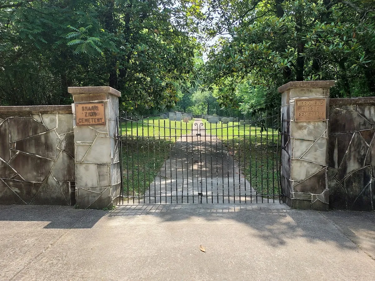 Shaari Zion Workmen's Circle Cemetery — foto 5