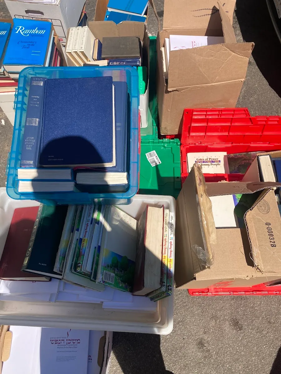 Shaimos Genizah Pickup & Dropoff — photo 2