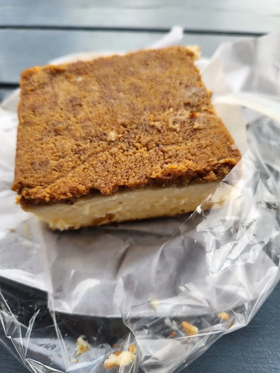 Shalom Hot Bagels - Bakery Patisserie Delicatessen — photo 3