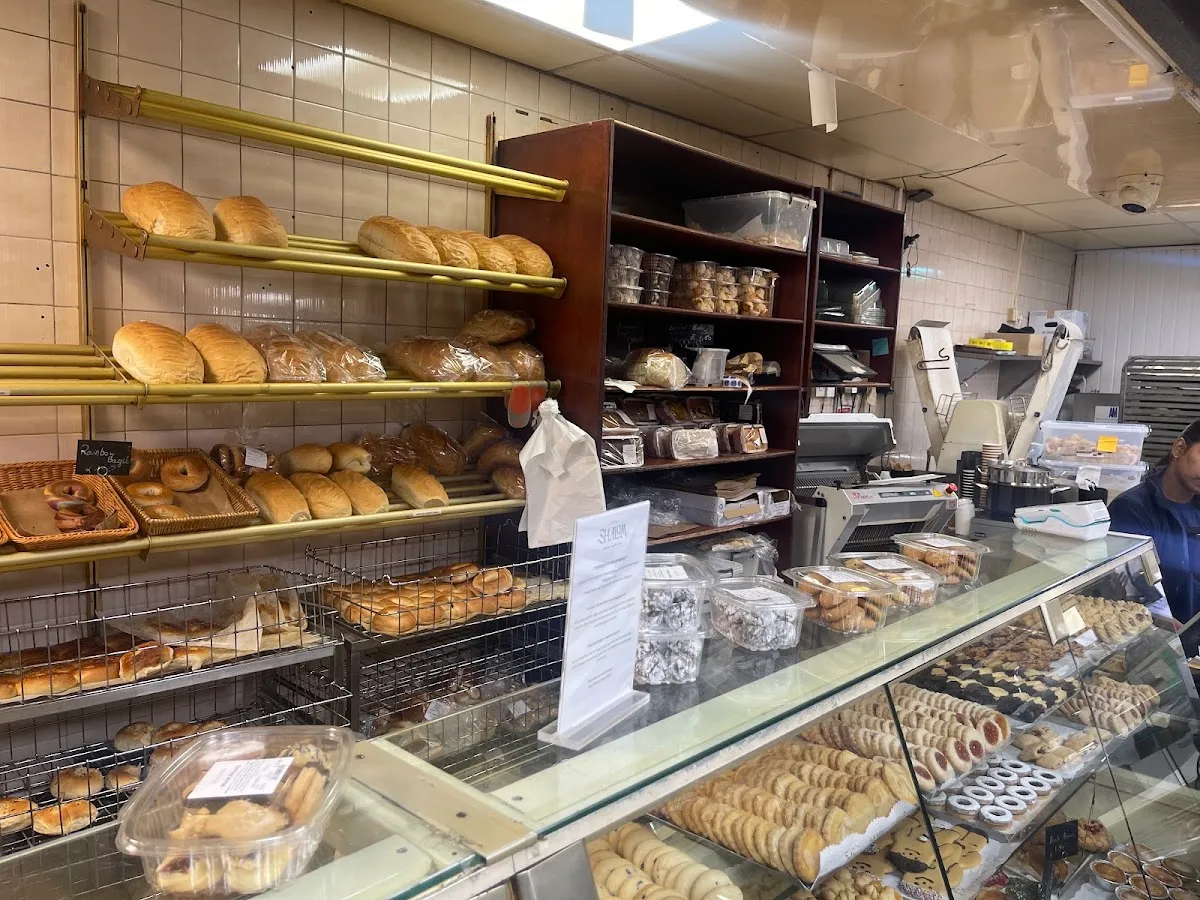 Shalom Hot Bagels - Bakery Patisserie Delicatessen — photo 8