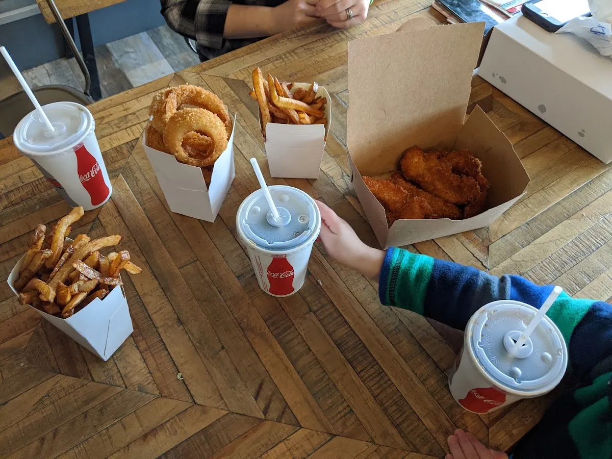 Sheli's Burgers & Fried Chicken — foto 5