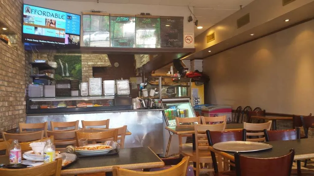 Shiraz Pizza & Sushi — photo 8