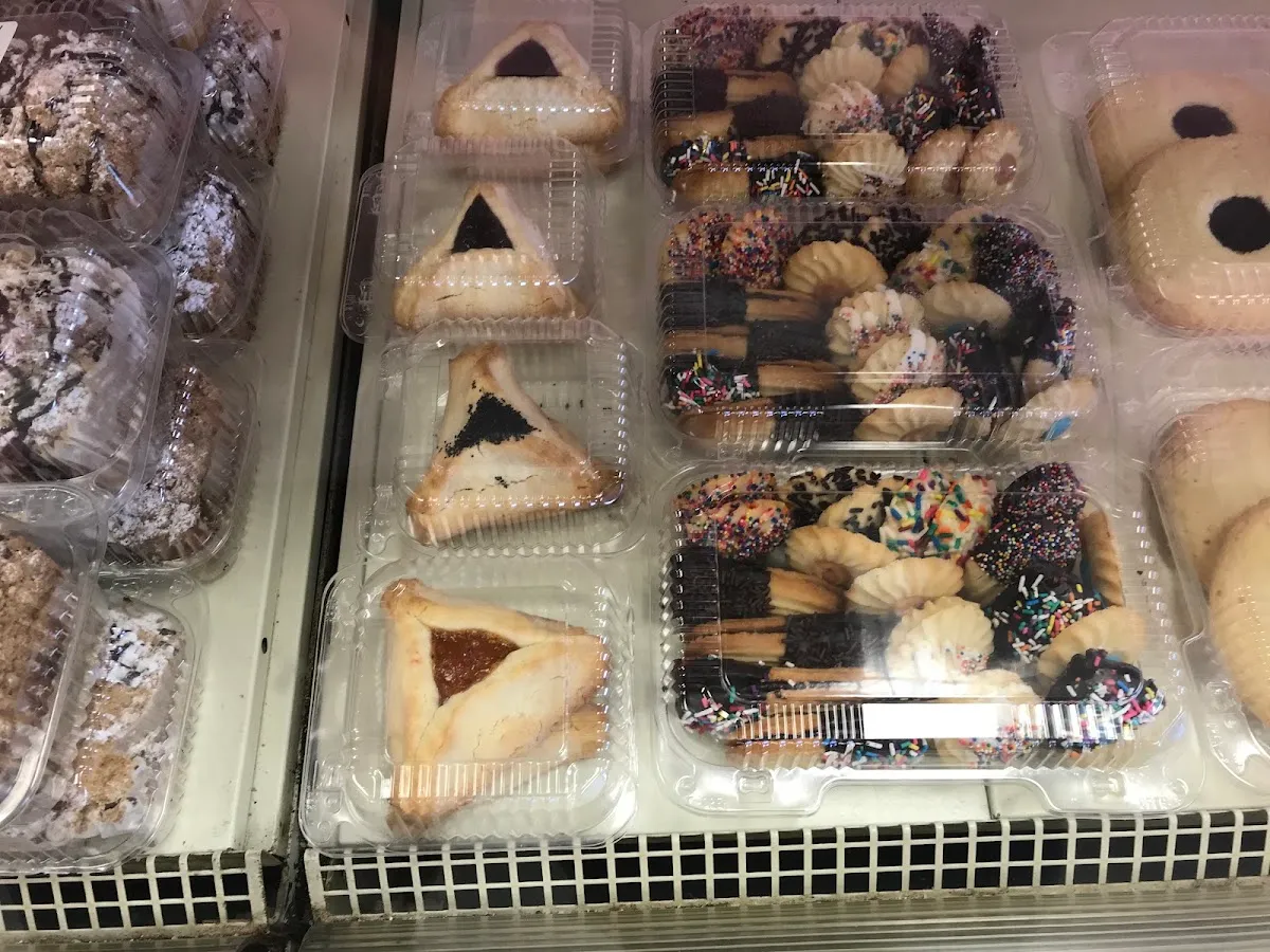 Shloimies Kosher Bakery — photo 2