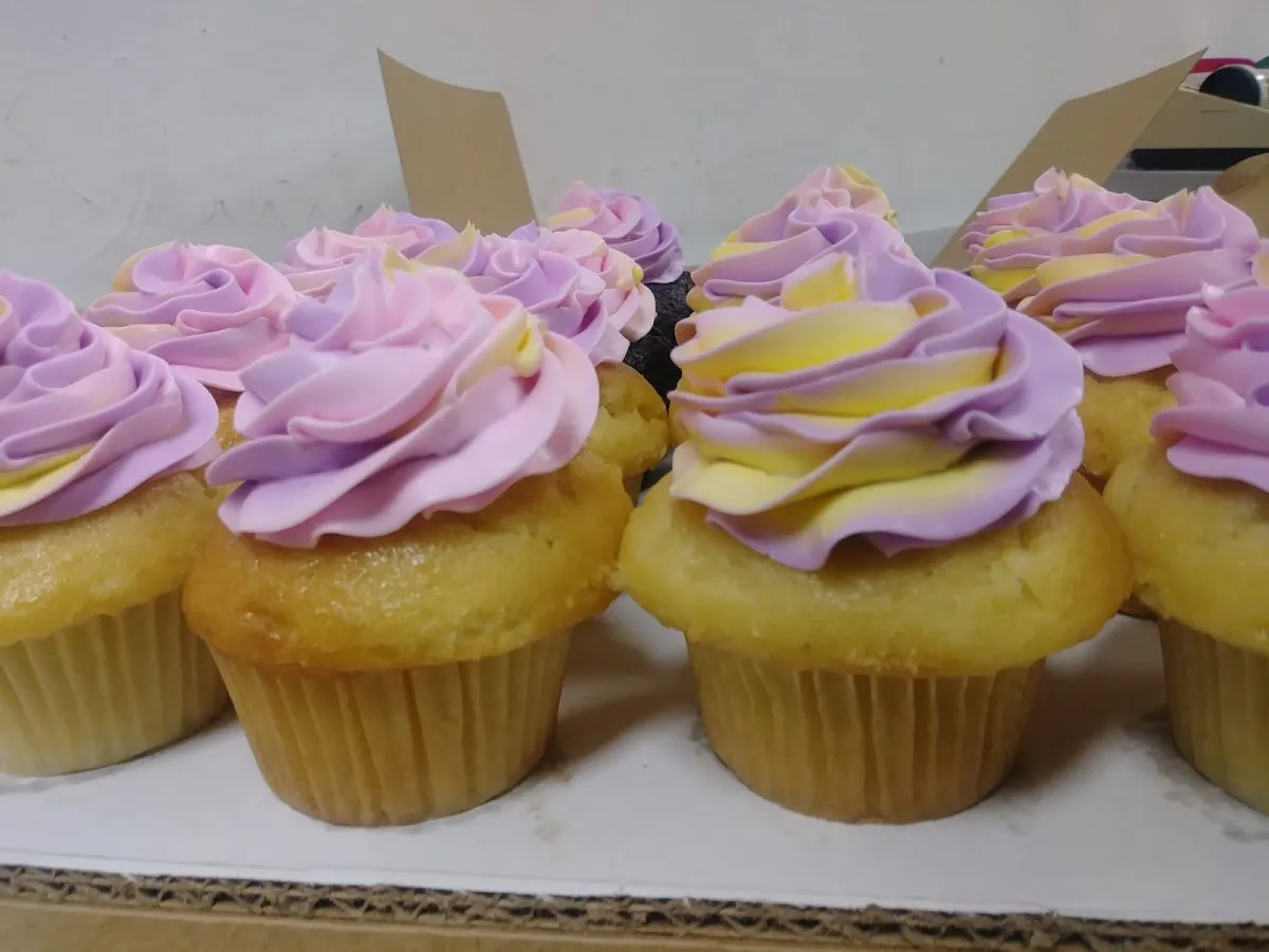 Shloimies Kosher Bakery — photo 10