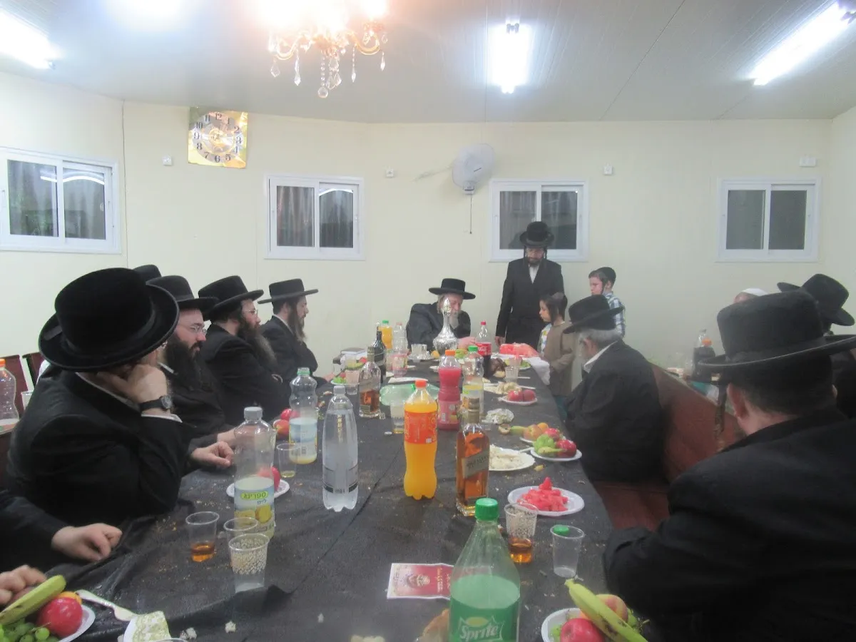 Shomrei Emunim Chasidim Beit Midrash — foto 6